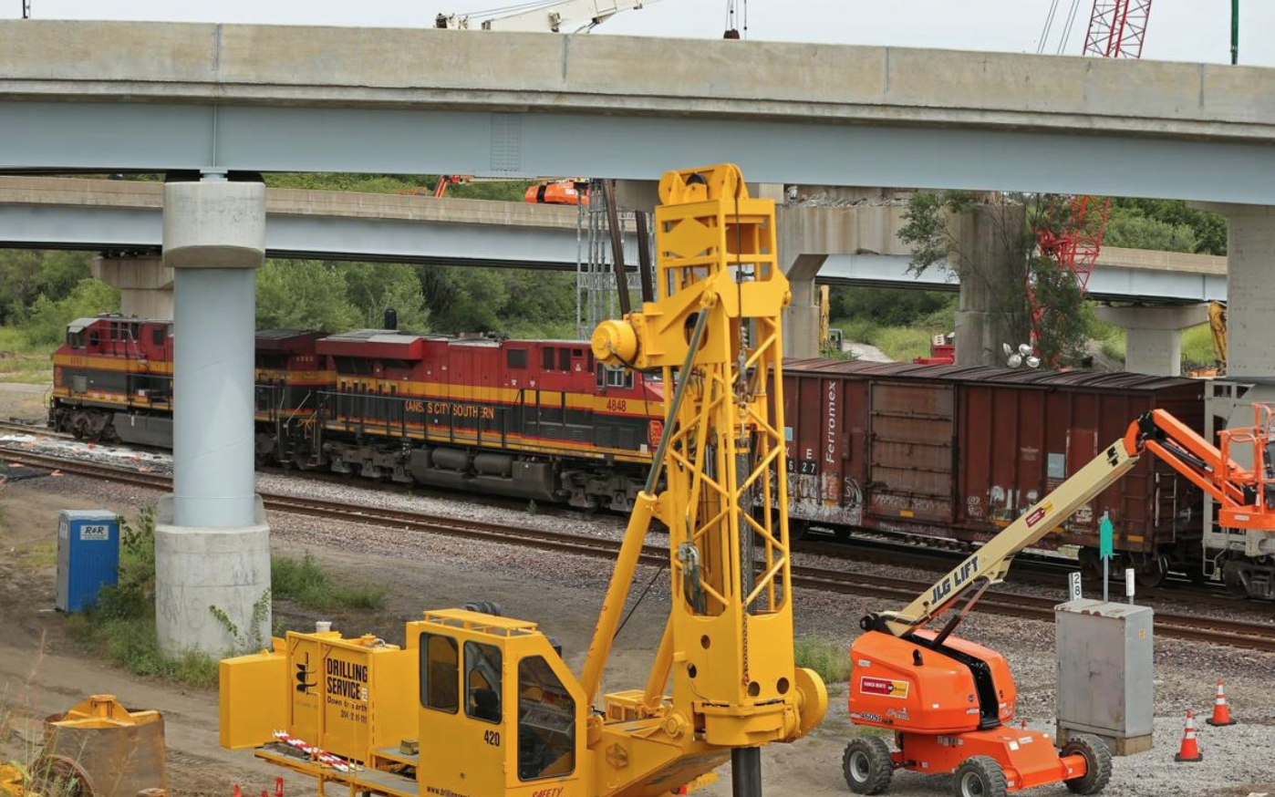 Canadian Pacific To Buy Kansas City Southern In 25 Billion Railway Bet On Trade St Louis